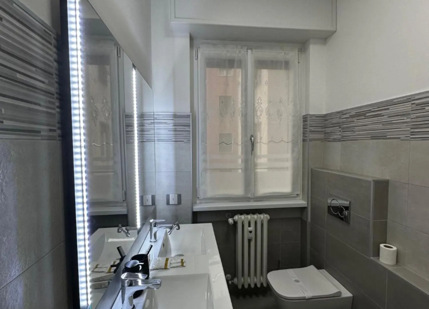 Amazing Varese Central Apartment イタリア